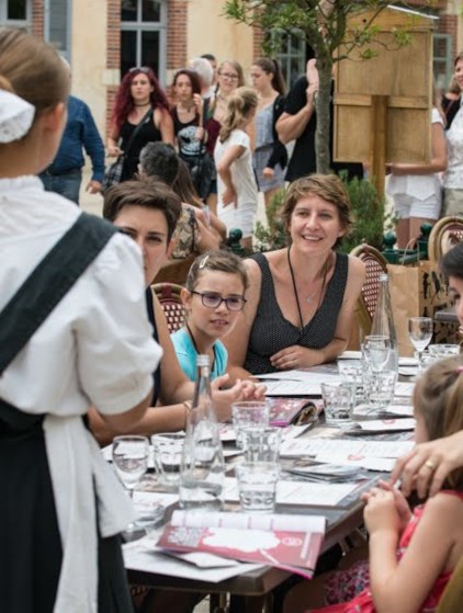 table de restaurant à thème au puy du fou en famille