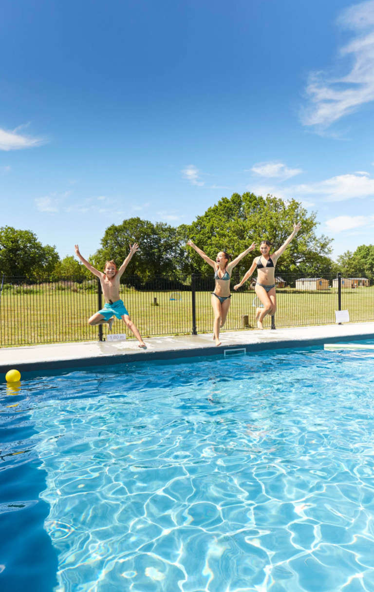 Salle de sport d'activité géante 4 en 1 et piscine à balles, fruits Jouez à  la salle de sport et à la piscine à balles 