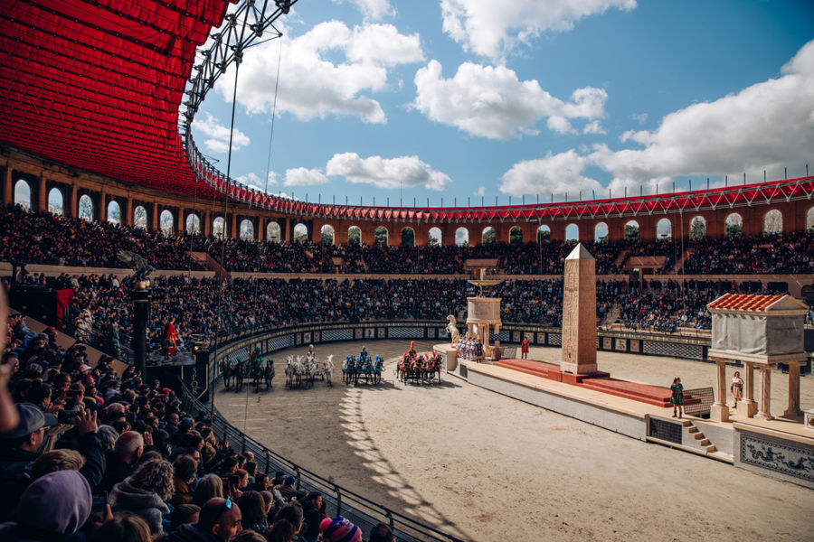 signe du triomphe puy du fou