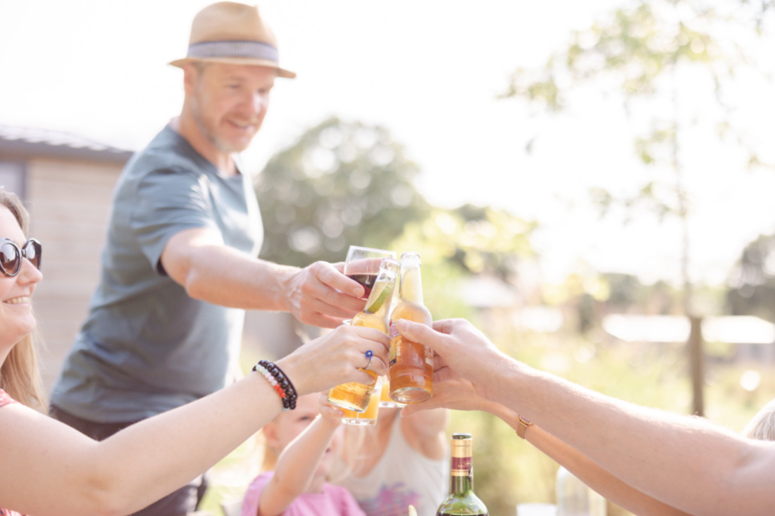 aperitif-familles-amis-largeur-1100
