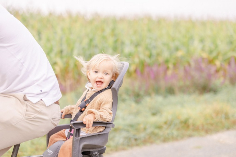 enfant velo oiseliere