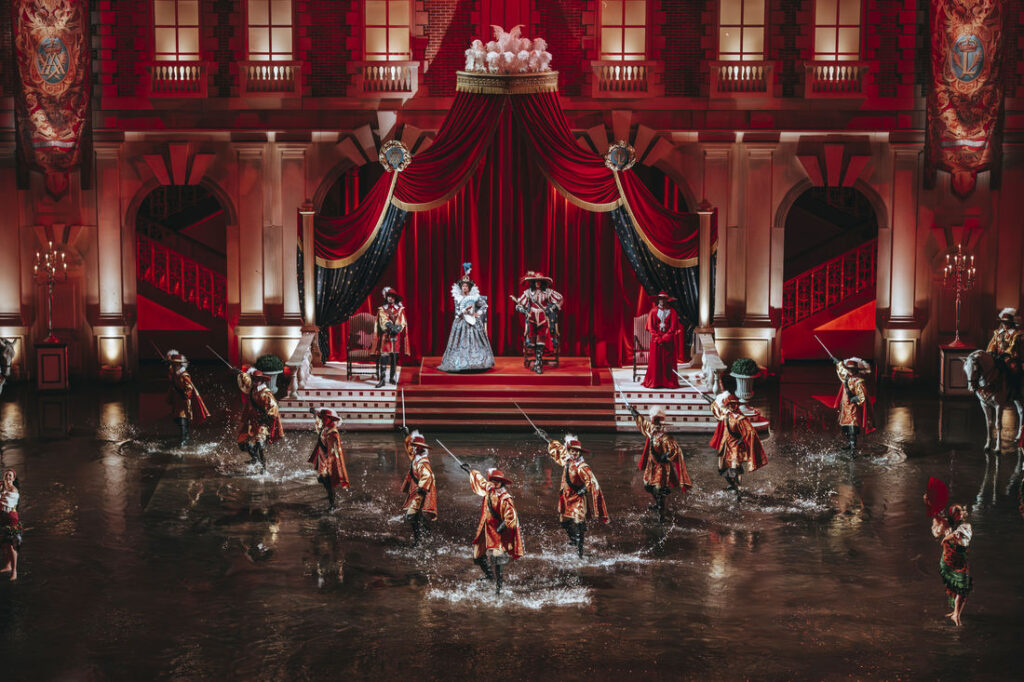 oiseliere-puy-du-fou-mousquetaires-de-richelieu-largeur-1100